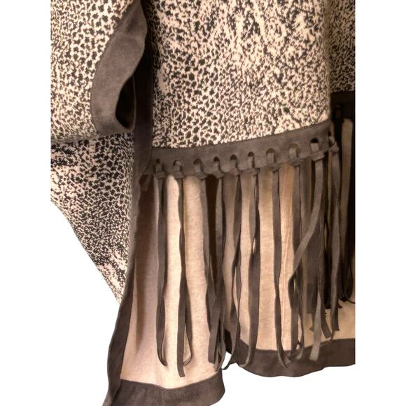 Tyler Boe Fringed Poncho Sweater M/L Gray Cashmere Blend Knit - Picture 2 of 11